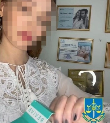 Заперечували агресію Росії: СБУ затримала б'юті-блогерку та охоронця паркінгу в Києві