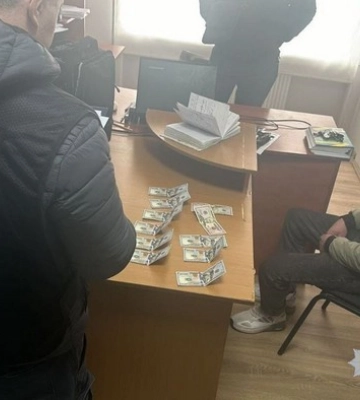 $1000 слідчому за не притягнення до відповідальності за шахрайства: зловмисника затримали «на гарячому»