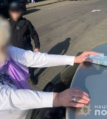 На Закарпатті поліція затримала зловмисницю на збуті великої партії ртуті