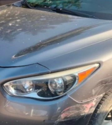 У Львові розшукали водія Infiniti, який уночі вдарив три авто і втік (ФОТО)