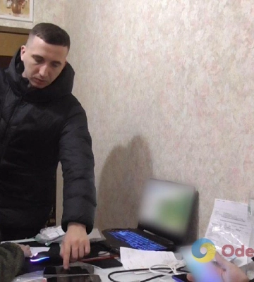 Кіберполіцейські спільно зі слідчими ГУНП в Одеській області викрили двох осіб, які привласнювали кошти громадян