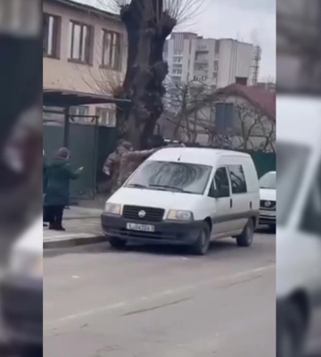 У Львові ТЦК заштовхали чоловіка у бус (ВІДЕО)