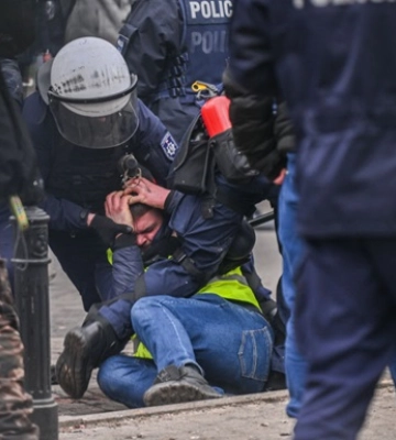 Штурм Сейму та поранені. Бунти в Польщі виходять з-під контролю