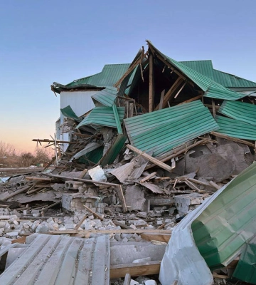 На Харківщині від російської авіабомби загинули шестирічна дівчинка з дідусем