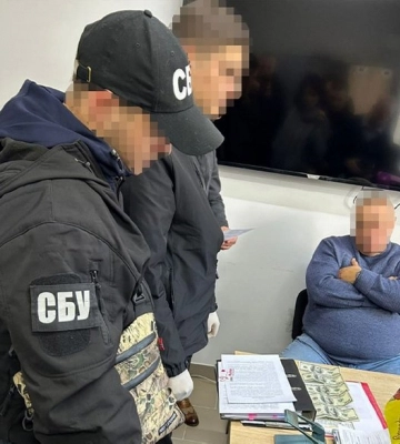 Справу голови ВЛК у Чернівцях, якого підозрюють у хабарі від військового, перекваліфікували