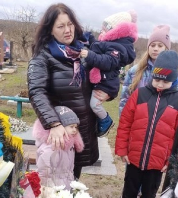 «Як їхала на впізнання, світ з-під ніг ішов», – багатодітна вдова загиблого бійця з Волині