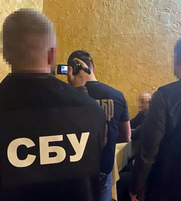 СБУ викрила посадовця Закарпатської митниці, який систематично вимагав «відкати» з громадян