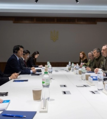 Пекін назвав відвертими і дружніми переговори спецпосланця Лі Хуея у Києві