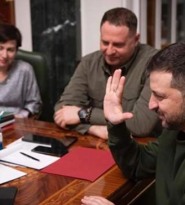 Володимир Зеленський поспілкувався з творцем фільму &quot;20 днів у Маріуполі&quot;