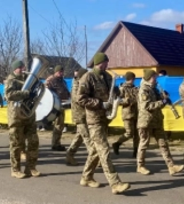 Навіки в строю: на Волині поховали загиблого захисника Сергія Янчука (Фото)