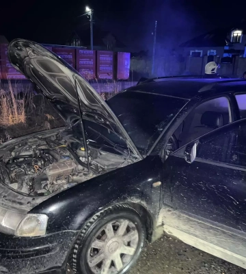 У Виноградові загорілося авто під час руху