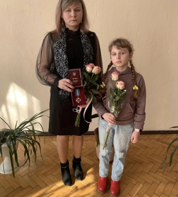 Зеленський вручив родині загиблого офіцера з Волині сертифікат на житло