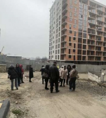 Гроші вклали, а житла нема: у Тернополі люди вимагають відповідей