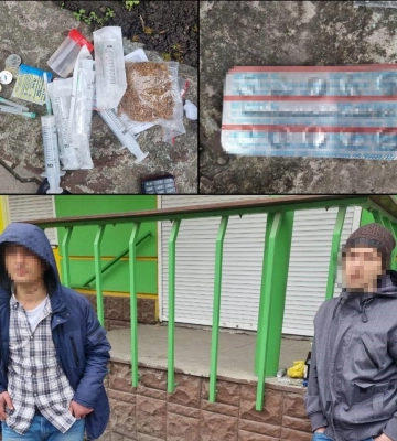 У Рівному двоє чоловіків викрали у громадянки нарковмісні таблетки