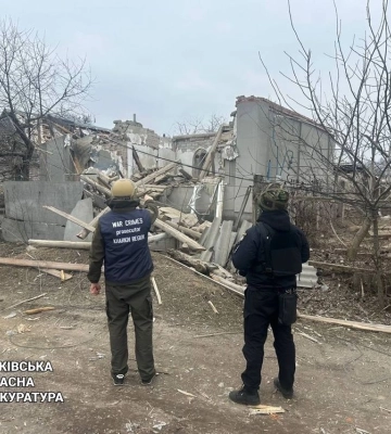 Попередньо, окупанти вдарили з РСЗВ “Ураган” та артилерії: прокуратура показала наслідки обстрілу Куп&#039;янська