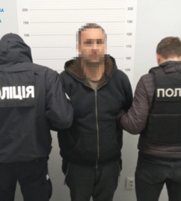 Під приводом пошуку зниклого чоловіка, зловмисник виманив у дружини військовослужбовця $10 500