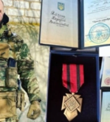 Сирський відзначив захисника з Вараша