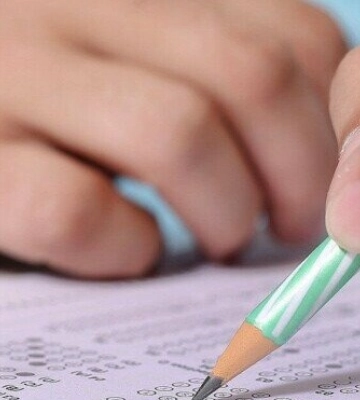 На Львівщині школярі складатимуть мультипредметний тест в укриттях