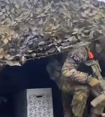 Кровавые букеты - вооруженные осетины напали на женщин в центре Мелитополя (фото, видео)