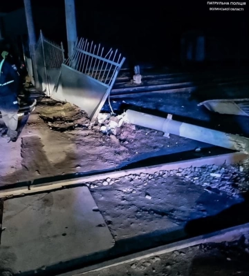 Зеленський вручив родині загиблого офіцера з Волині сертифікат на житло