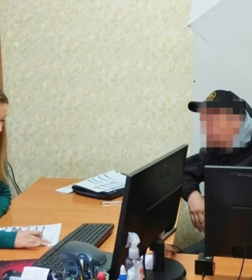 Громадянка росії та її син незаконно проживали на Черкащині: їх змусили покинути Україну
