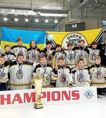 Спортсмени з Дніпропетровщини стали чемпіонами молодіжної континентальної хокейної ліги