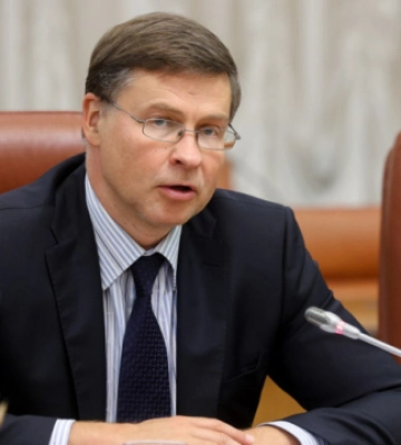 Україна отримає від ЄС 6 млрд євро, - Домбровскіс