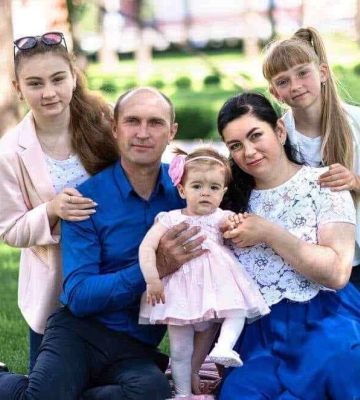 Багатодітна мама з Дніпра вже 15 років боронить Україну