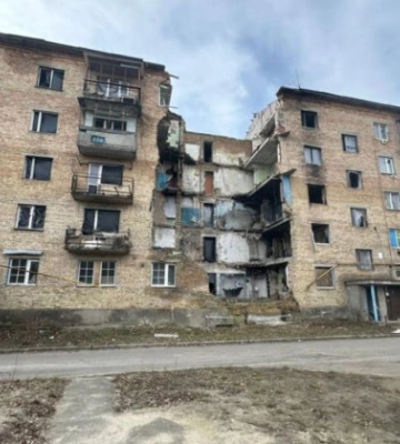 В Киевской области подрядчик завладел 145 тыс грн на восстановлении поврежденной из-за обстрелов рф многоэтажки