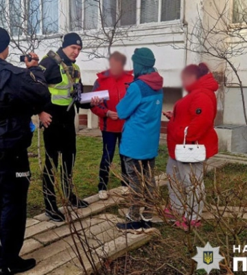 У Києві в підвалі будинку, на який встановили решітки, померли кошенята – поліція відкрила справу