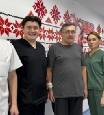 У Львові мешканцю Вараша хірурги вперше зробили біфуркаційне стентування черевної аорти