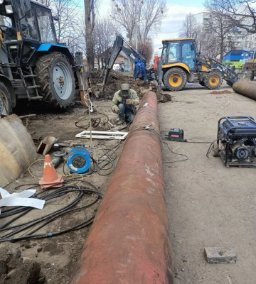 У Чугуєві продовжують ремонтувати пошкоджений водовід: коли дадуть воду
