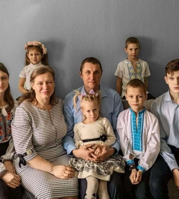 У Дніпропетровській області звання «Мати-героїня» присвоїли жінці, яка народила і виховує 8 дітей
