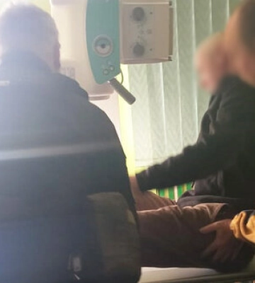 Унаслідок обстрілу росіянами села на Чернігівщині поранено чоловіка. ФОТО