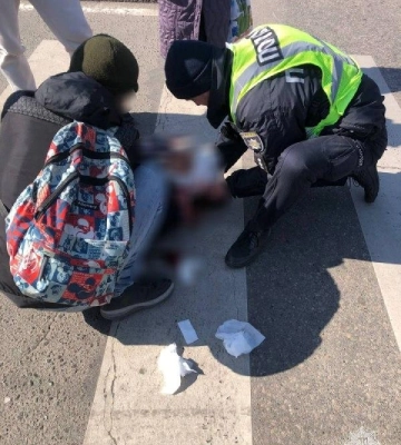 В Одесі патрульні врятували чоловіка