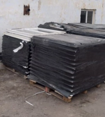 На Херсонщині громада отримала від благодійників понад сотню вікон