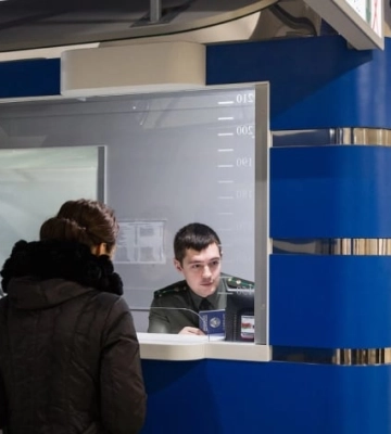 А если мы вас не пропустим? - жительница Мелитополя рассказала как рашисты издеваются над людьми в Шереметьево
