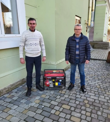 Глинянська громада Львівщини разом з благодійниками забезпечили військових технікою