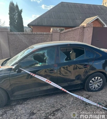 У Кривому Розі невідомі розстріляли автомобіль: постраждав чоловік