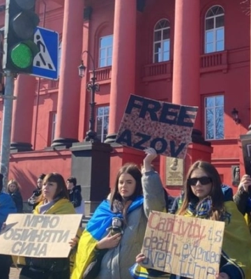 Цінність людського життя: у Києві вкотре відбулася акція у підтримку полонених та зниклих безвісти