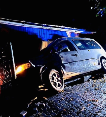 Авто влетіло в огорожу: на Волині трапилася смертельна ДТП