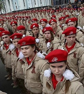 У Криму окупанти агітують підлітків вступати до мілітаристських клубів, обіцяючи «преференції»