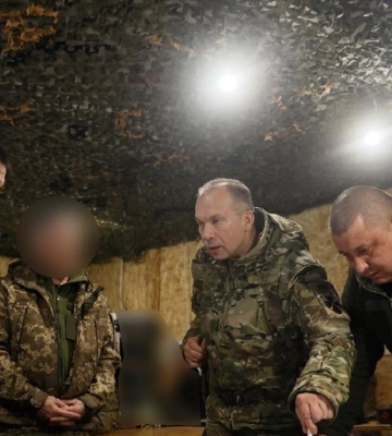 На Авдіївському та Запорізькому напрямках ворог намагається прорвати оборону ЗСУ, - Сирський