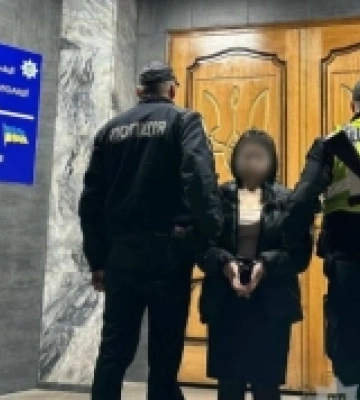 На Закарпатті шахрайка «зняла порчу» з жінки за 1,5 мільйона гривень