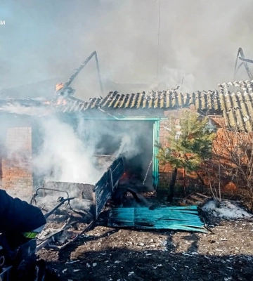 У Сумському районі рятувальники ліквідували наслідки ворожого обстрілу