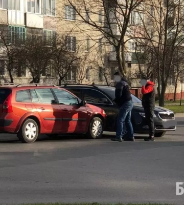 На Волині авто з&#039;їхало у кювет, постраждали троє військових