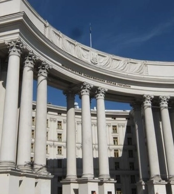 Київ розчарований словами Папи щодо &quot;білого прапора&quot;: МЗС викликало представника Ватикану в Україні