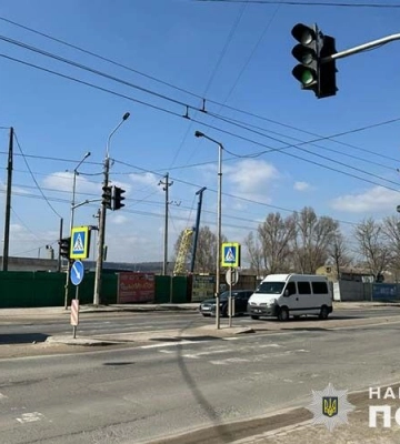 У Тернополі водій на пішохідному збив жінку