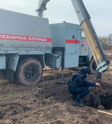 На Дубенщині у полі знайшли 7 авіабомб, у яких було понад 300 кг тротилу