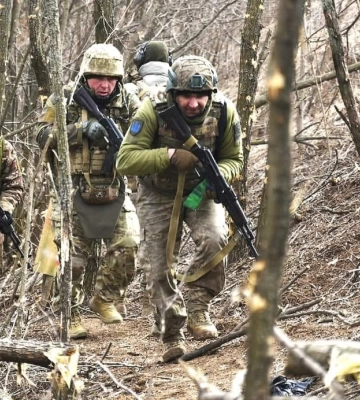 Втрати РФ на 12 березня: ЗСУ знищили ще 910 окупантів та спалили майже три десятки ББМ